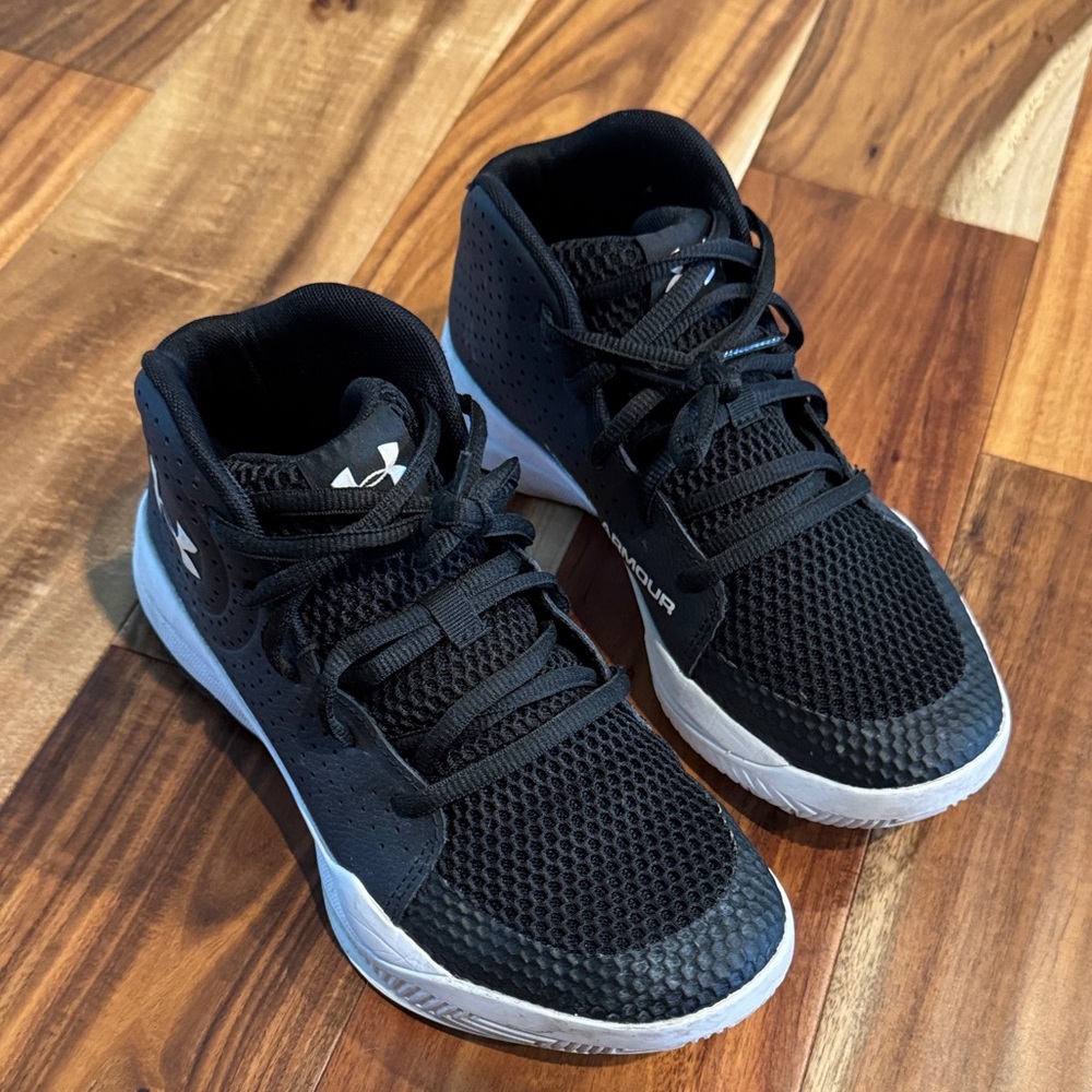 Under Armour Kids Wrestling shoes 4.5